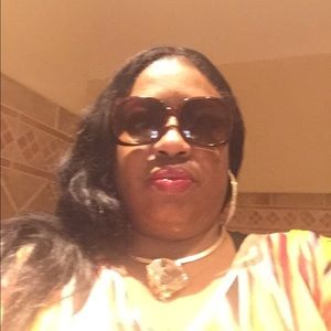 Meet your Posher, Yvonne