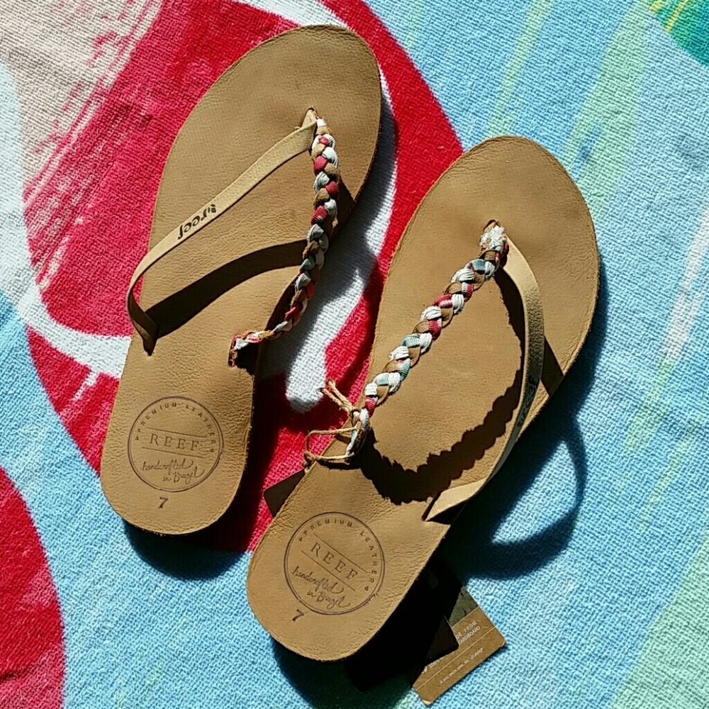 Sz 7 - NWT Reef leather flip flops
