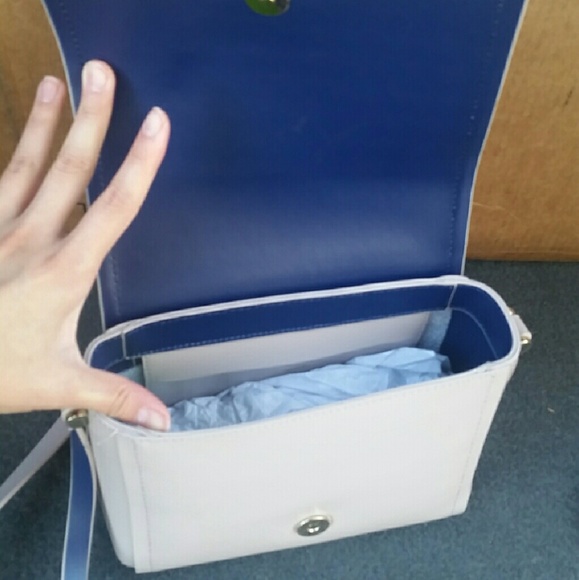 NWT Kate Spade Crossbody - Picture 2 of 4