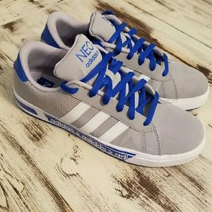 Men's Size 9 Adidas shoe