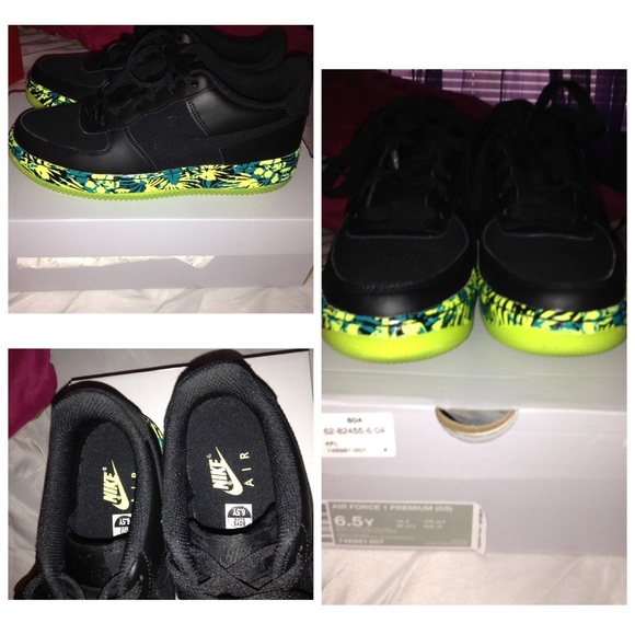 Nike Air Forces - Picture 1 of 1