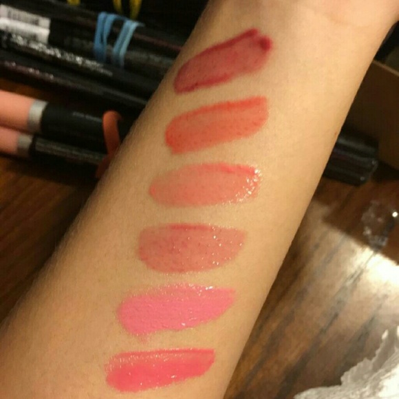 Makeup - Picture 4 of 4