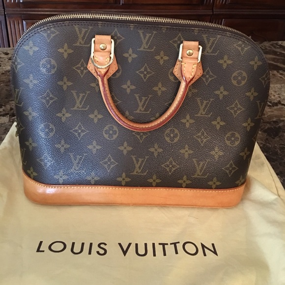 ⚡SOLD⚡Authentic Louis Vuitton Alma PM