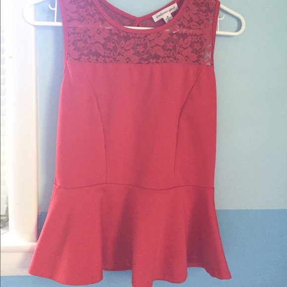 Sleeveless peplum top