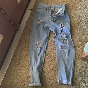 High Waist Distressed Lightwash Jeans