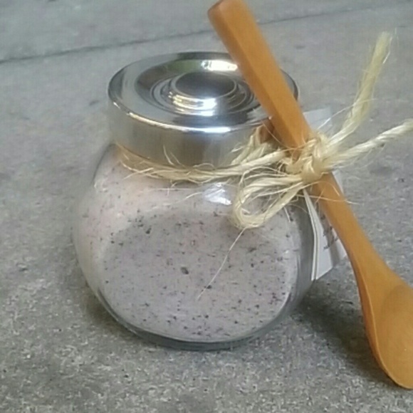 Natural skin scrub - Picture 2 of 3