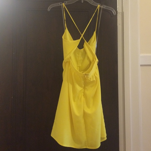 Yellow cross back dress - Picture 2 of 2
