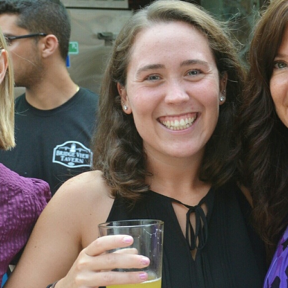 Meet your Posher, Jillian - Picture 3 of 4