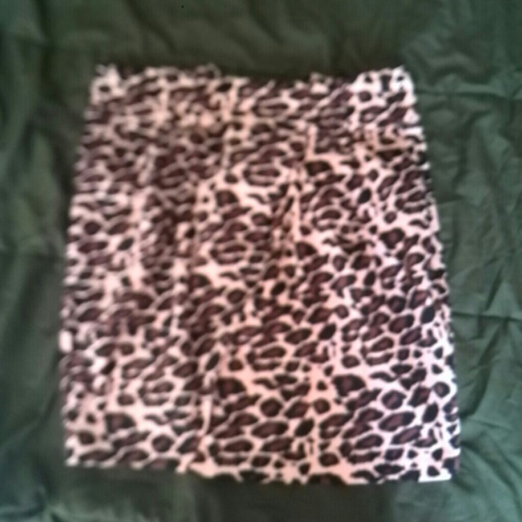 Leopard print bubble mini skirt!