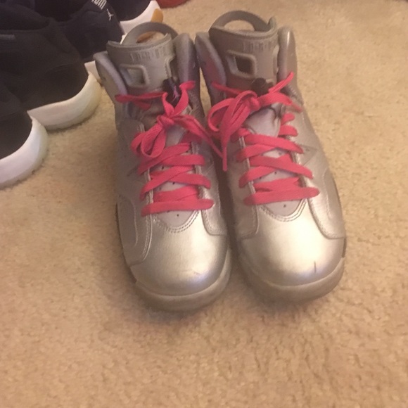 Jordan 6 retro, pink and silver. - Picture 2 of 4