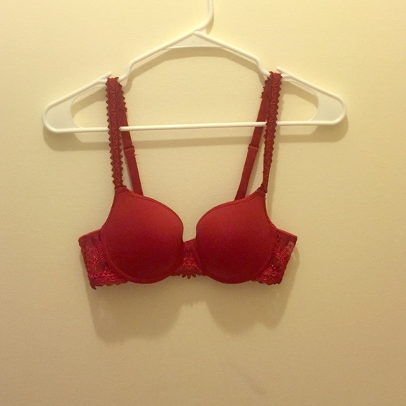 Sexy red push-up bra