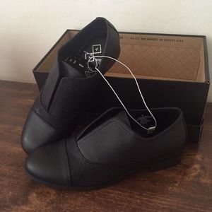 MERIDA black oxford flats, Target's A+