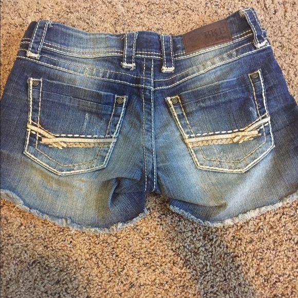 BKE shorts medium wash cut off