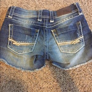 BKE shorts medium wash cut off