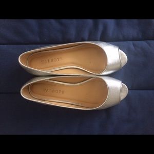 Talbots silver flats in size 6.5.