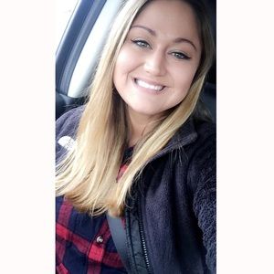 Meet your Posher, Adara