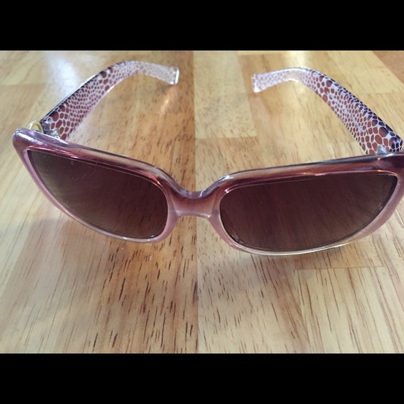 New without tags Guess sunglasses