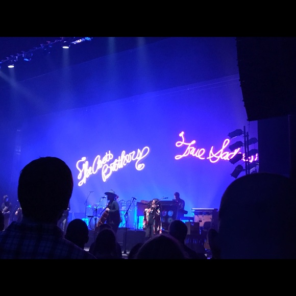 Meet your Posher, Adriann - Picture 5 of 6