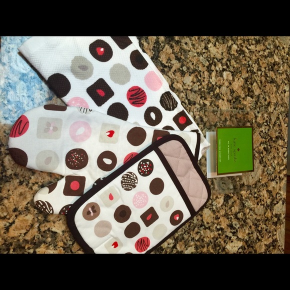 Kate Spade 3 Piece Kitchen Set - Picture 2 of 4