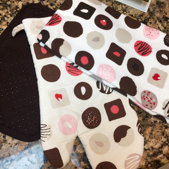 Kate Spade 3 Piece Kitchen Set - Picture 4 of 4