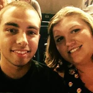 Meet your Posher, Kendra