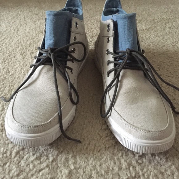 Men's True Religion Canvas show