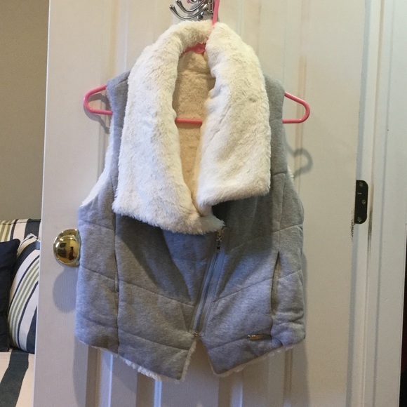 Calvin Klein Performance Reversible Vest