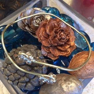 Gold Floral Wire Bracelet Looped w/ Spacers