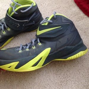 Lebron Soldier 8 shoes