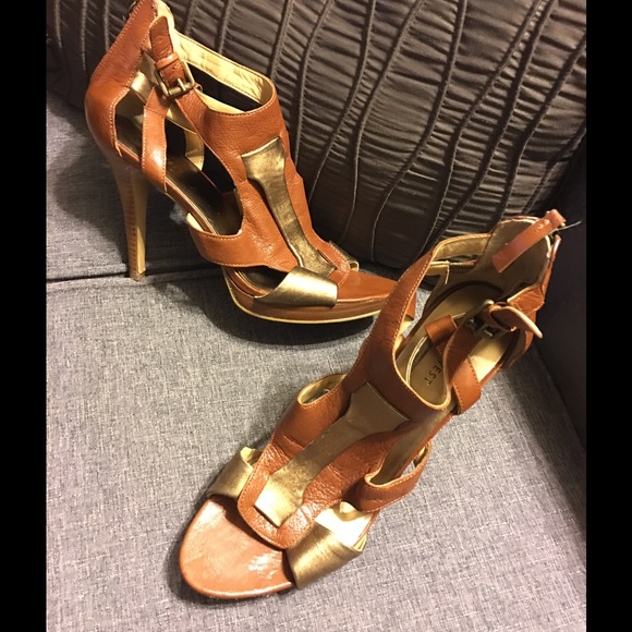 💥JUST IN💥 Nine West Strappy High Heel Sandals.