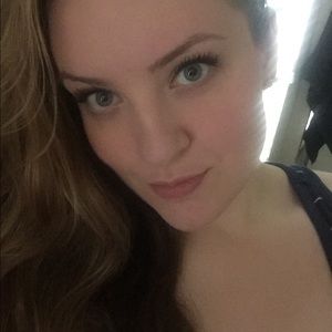 Meet your Posher, Alexandra