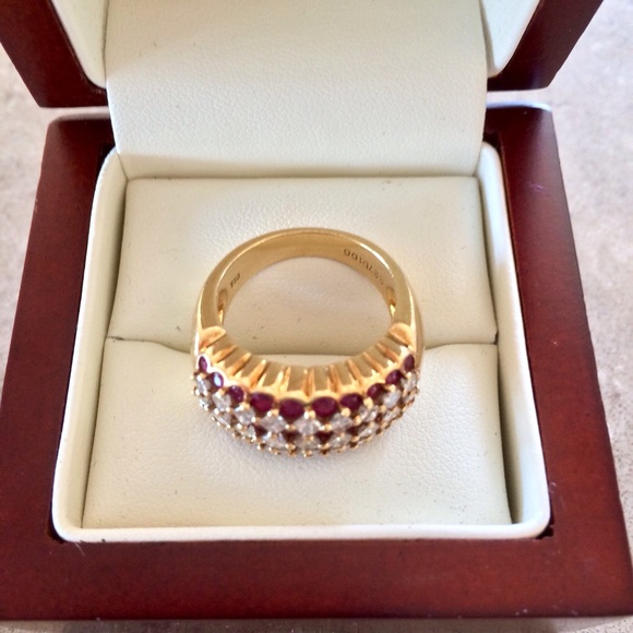 SOLD! 🎉🎉🎉 Diamond & Ruby Ring Size 6.5 - Picture 5 of 8