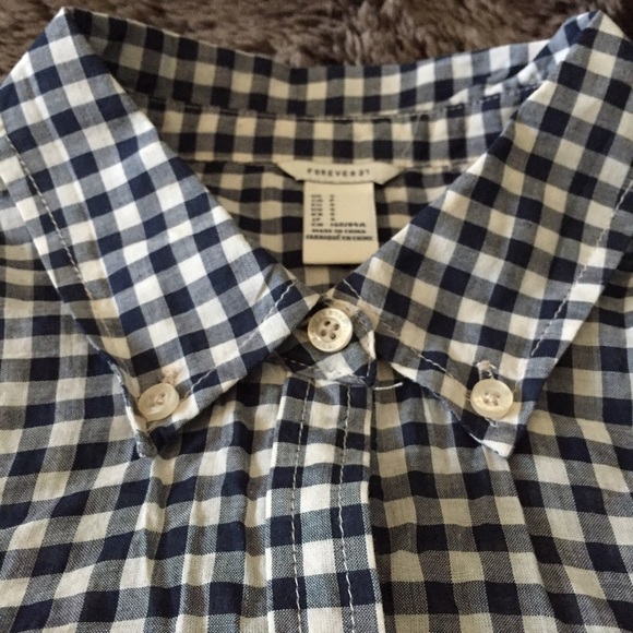 Forever 21 cropped button up - Picture 2 of 4