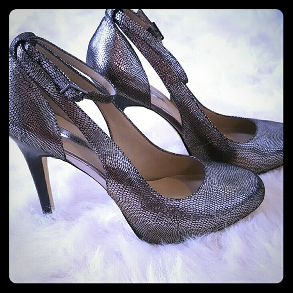 INC Metallic Pewter Pumps