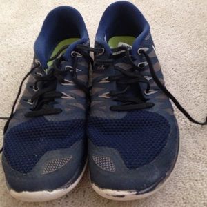 Navy Blue Free Runs size 8.5