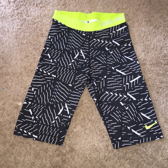 👌😊RARE PATTERN LONG NIKE PROS NEVER WORN😭🔥