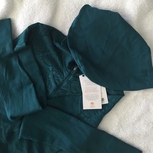 NWT ATHLETA Twist Top Hoodie (green/blue)