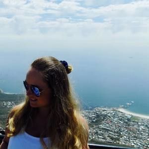 Meet your Posher, Denise