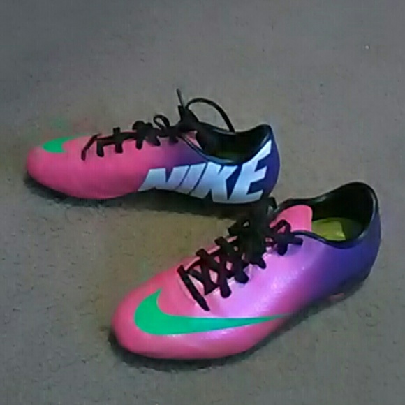 Soccer cleats