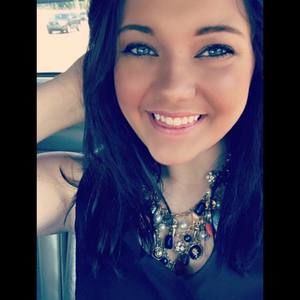 Meet your Posher, Elise