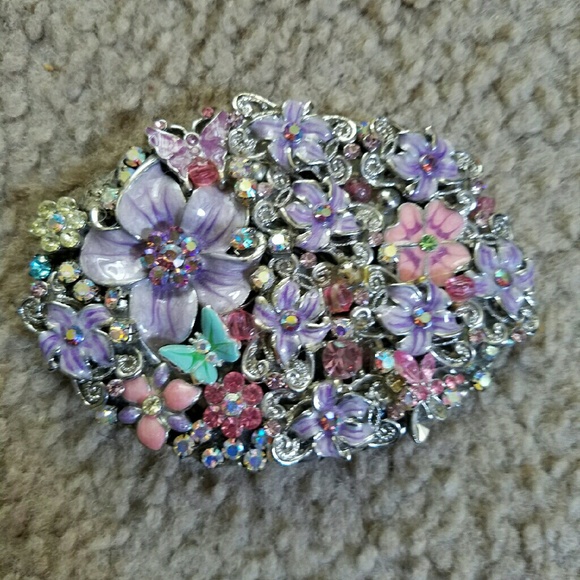 Beautiful flower rhinestone belt buckle