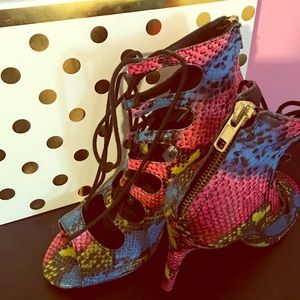 Steven madden lace heels