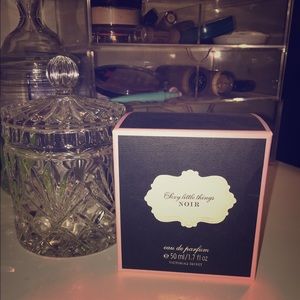 Sexy Little Things "Noir"