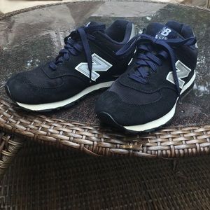 Navy New Balance 574