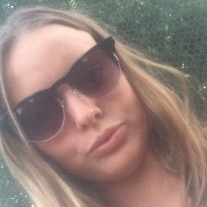 Meet your Posher, Samantha