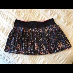 CUTE Lululemon Pleat to Street skirt‼️