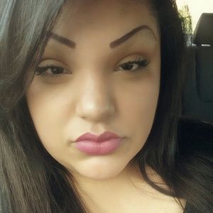 Meet your Posher, Alejandra