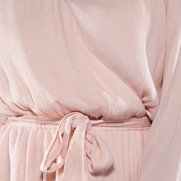 🆕Lace Back Blush Romper - Picture 4 of 4