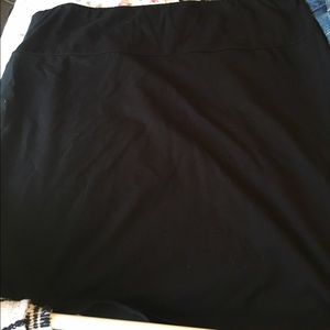 Torrid size 4 pencil skirt! Stretchy!