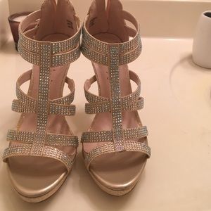 Cathy Jean bedazzled formal shoes size 6